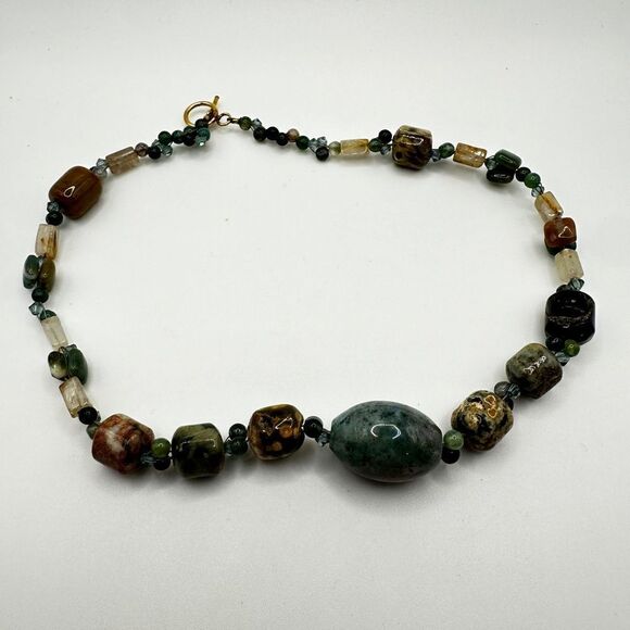 16” Agate stone and crystal accent beaded necklace! - Picture 9 of 11